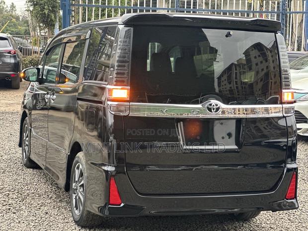 Toyota Voxy ZS Kirameki II 2WD 7-Seater 2020 Black