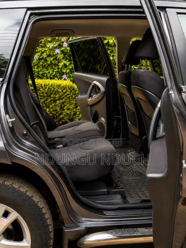 Toyota RAV4 2010 Gray