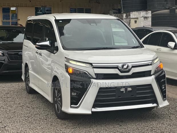 Toyota Voxy ZS Kirameki II 2WD 7-Seater 2019 Pearl