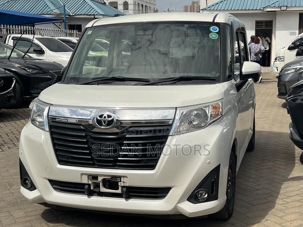 Toyota Roomy 2019 White