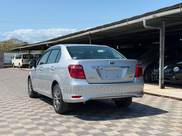 Toyota Axio 2019 Silver