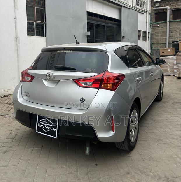 Toyota Auris 2013 Silver
