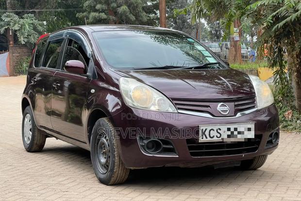 Nissan Note 1.4 2011 Maroon
