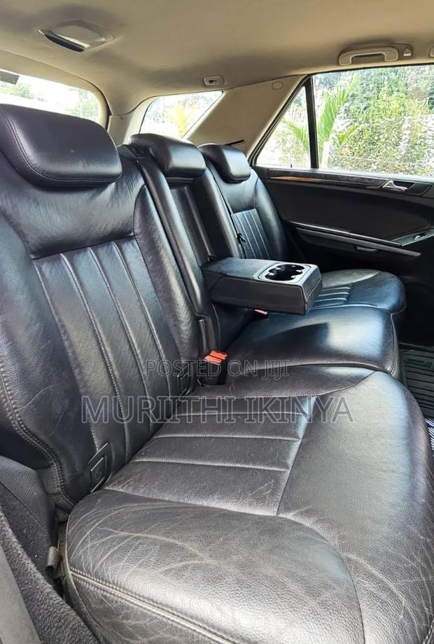 Mercedes-Benz C320 2009 Blue