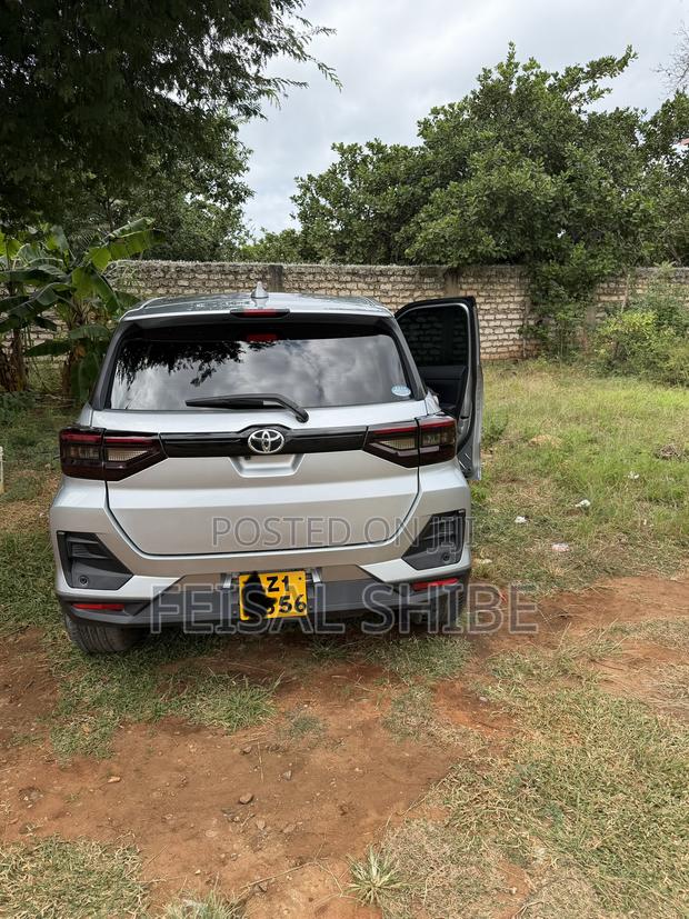Toyota Raize 1.0 AWD 2019 Silver