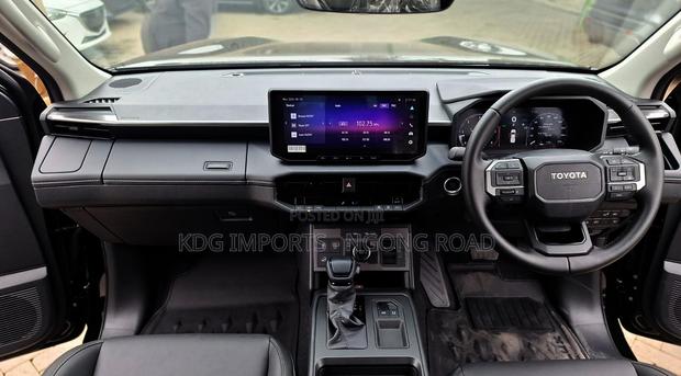 New Toyota Hilux 2026 Black