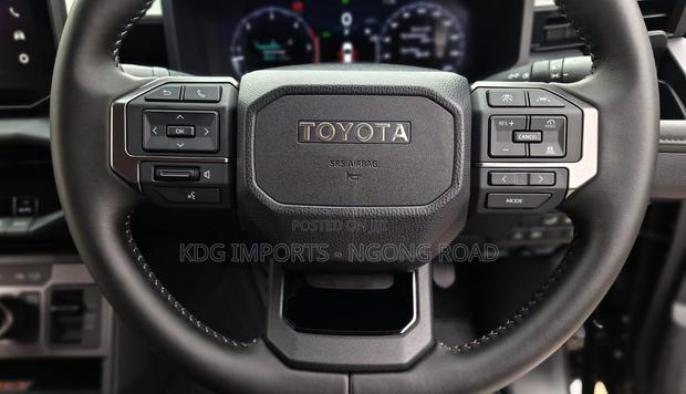 New Toyota Hilux 2026 Black