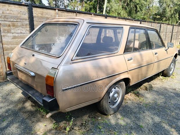 Peugeot 504 2000 Beige