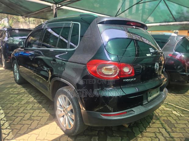 Volkswagen Tiguan 2011 Black