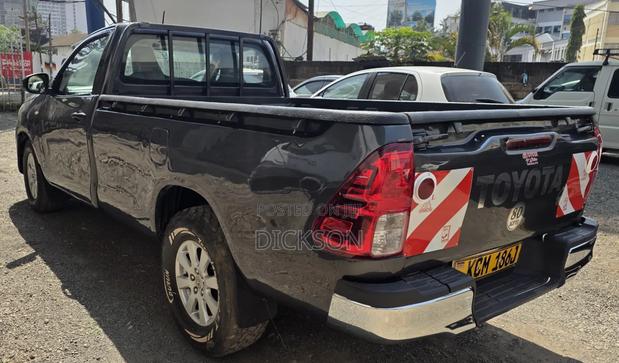 Toyota Hilux 2017 Gray