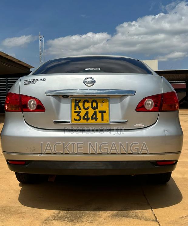 Nissan Bluebird 2011 Silver