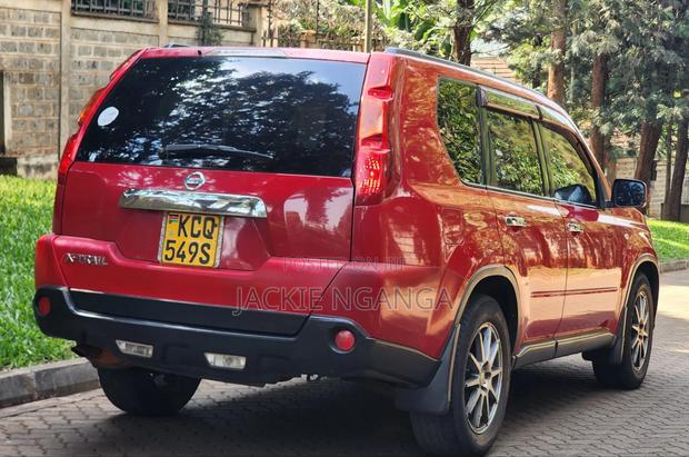 Nissan X-Trail 2010 Red