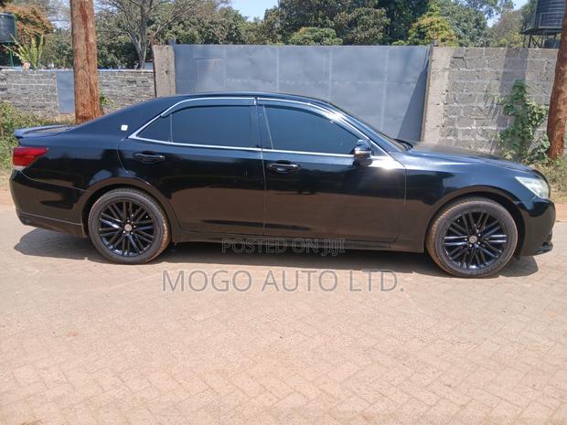 Toyota Crown 2014 Black