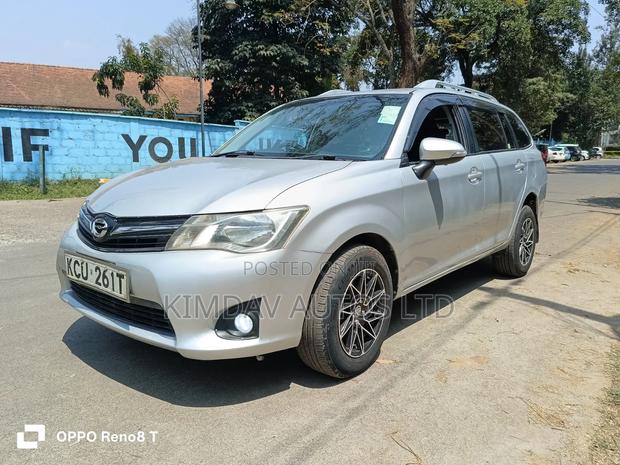 Toyota Corolla Fielder 2013 Silver
