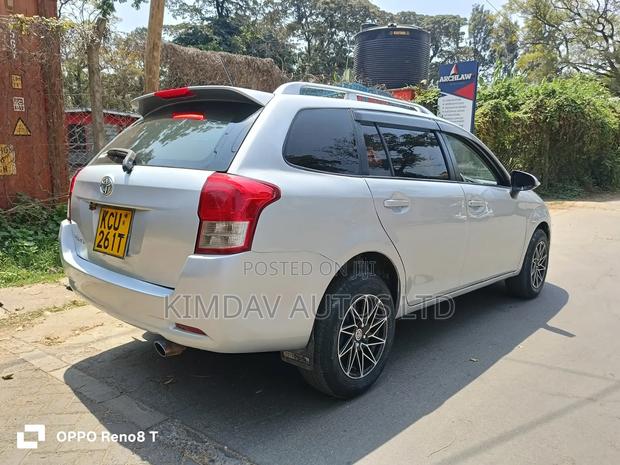 Toyota Corolla Fielder 2013 Silver
