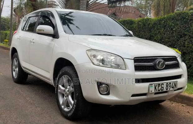 Toyota RAV4 2009 White