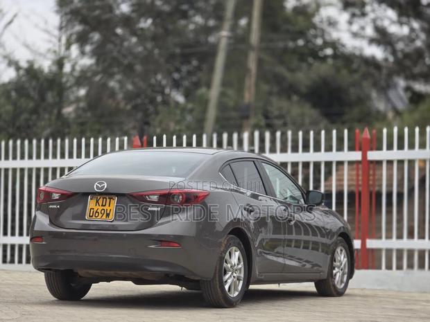 Mazda Axela 2018 Gray