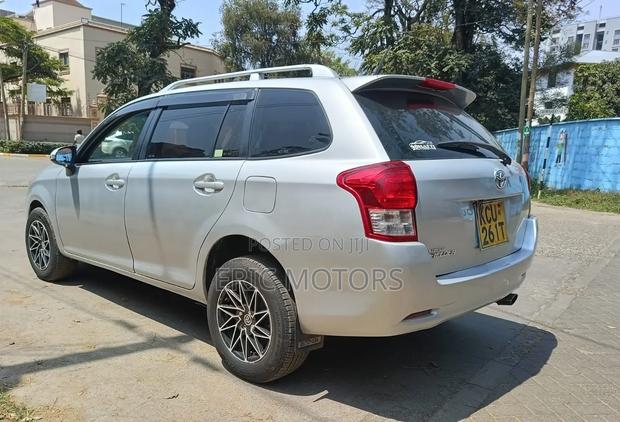 Toyota Corolla Fielder 2012 Silver