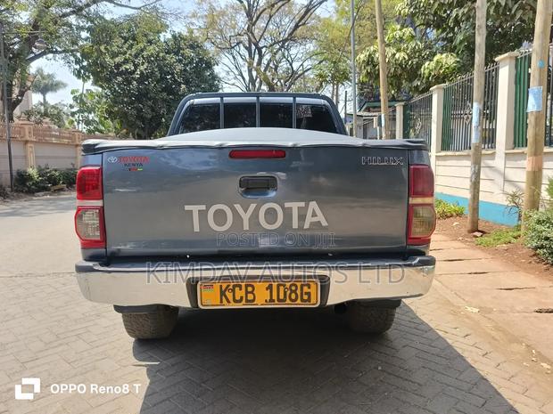 Toyota Hilux 2014 Blue