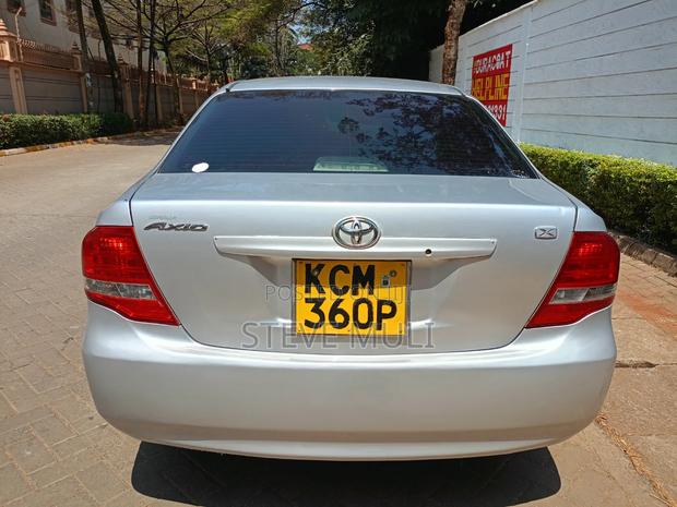 Toyota Axio 2010 Silver