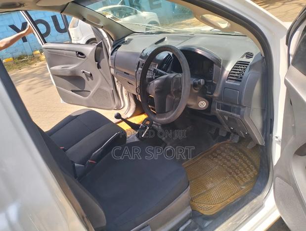 Isuzu D-MAX 2017 White
