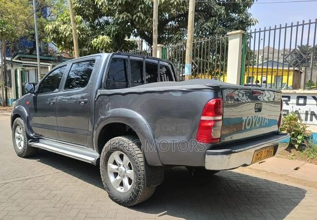 Toyota Hilux 2015 Gray
