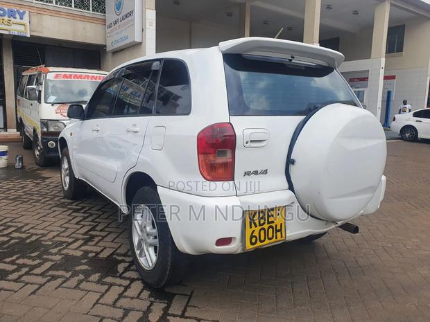 Toyota RAV4 2005 White