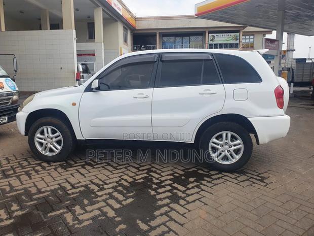 Toyota RAV4 2005 White