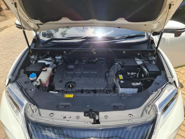 Toyota Harrier 2.0 2014 White