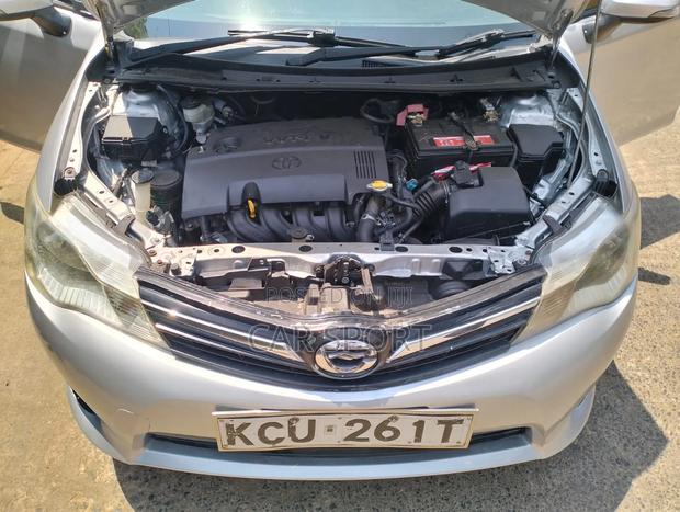 Toyota Corolla Fielder 2012 Silver