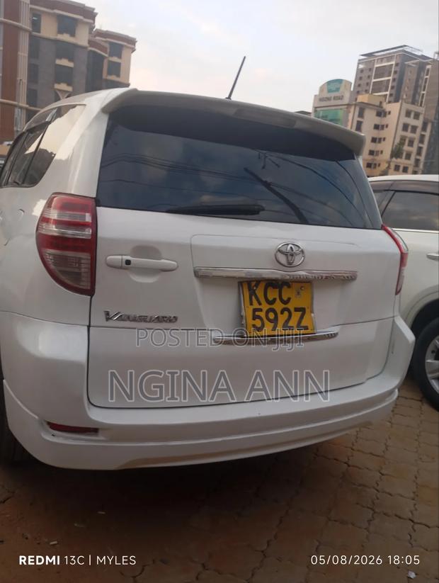Toyota Vanguard 2008 White