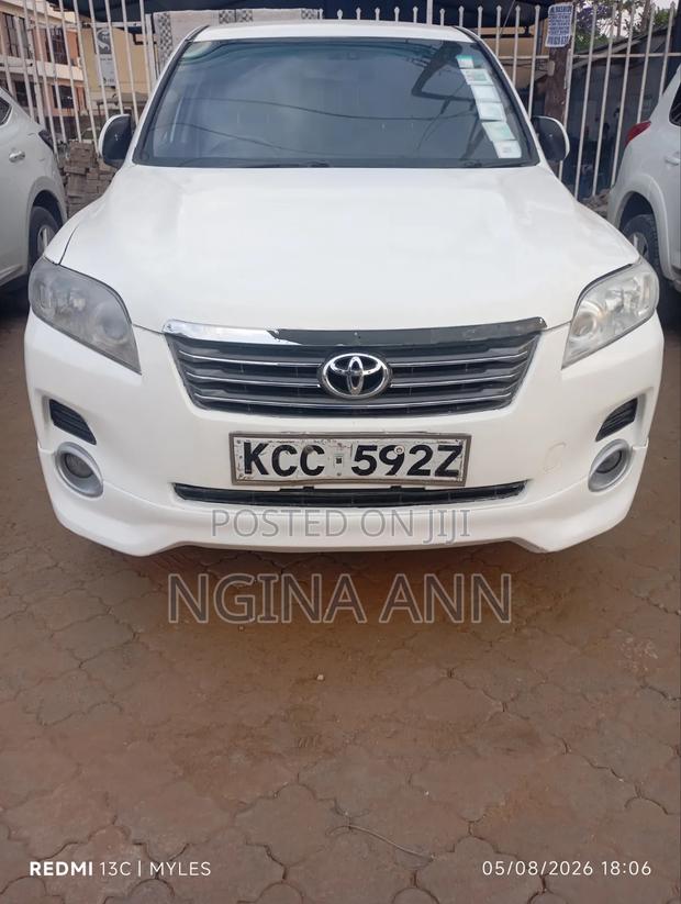 Toyota Vanguard 2008 White