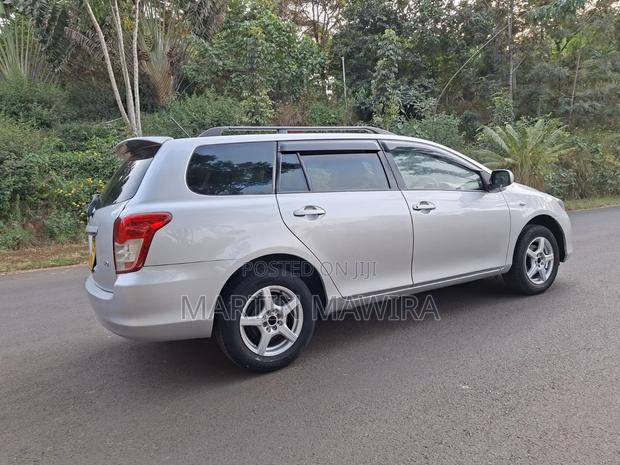 Toyota Corolla Fielder 2011 Silver