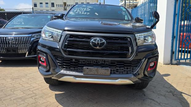 Toyota Hilux 2019 Black