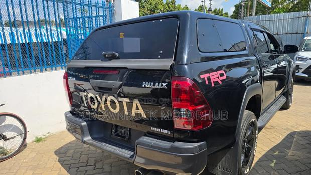 Toyota Hilux 2019 Black