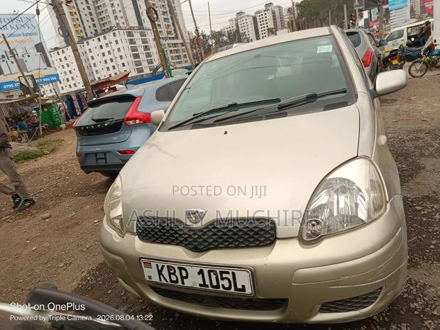 Toyota Vitz 2008 Gold