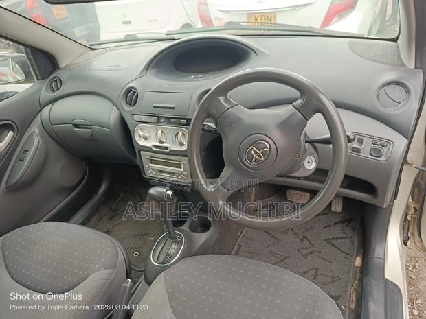Toyota Vitz 2008 Gold
