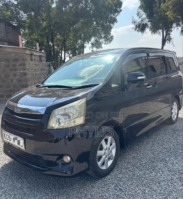 Toyota Noah 2008 Black