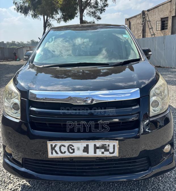 Toyota Noah 2008 Black