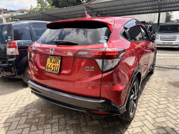 Honda Vezel 2018 Red