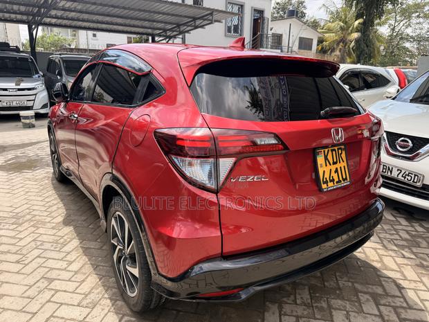 Honda Vezel 2018 Red