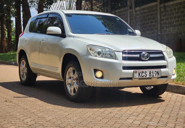 Toyota RAV4 2011 White