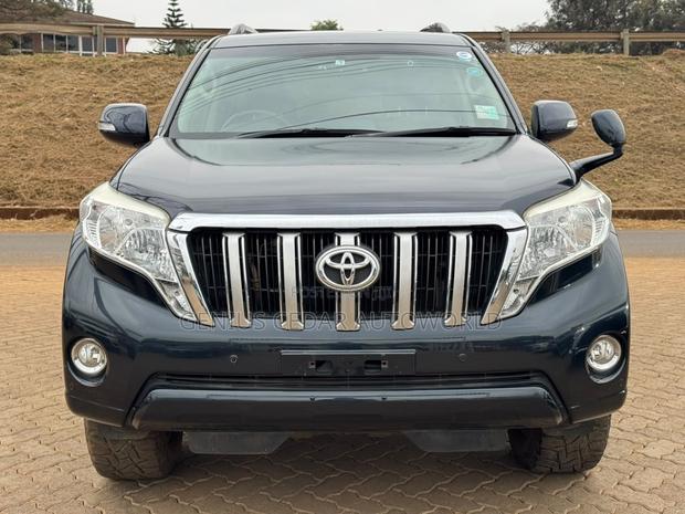 Toyota Land Cruiser Prado 2017 Black