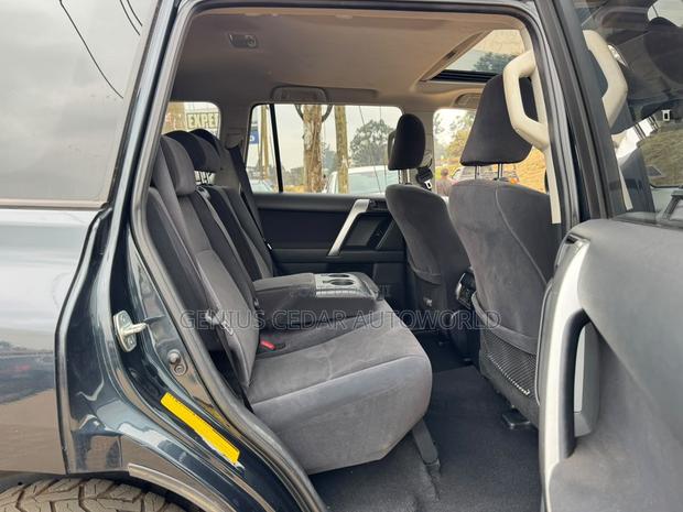 Toyota Land Cruiser Prado 2017 Black