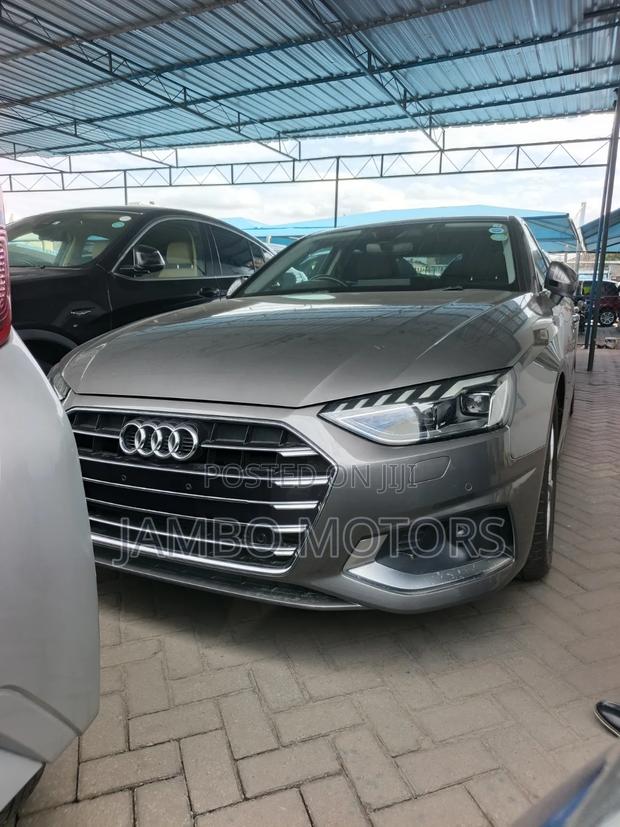 Audi A4 Premium Plus 2022 Gray