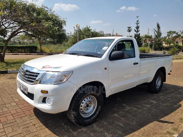 Toyota Hilux 2016 White