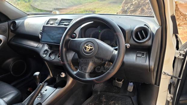 Toyota RAV4 2008 White
