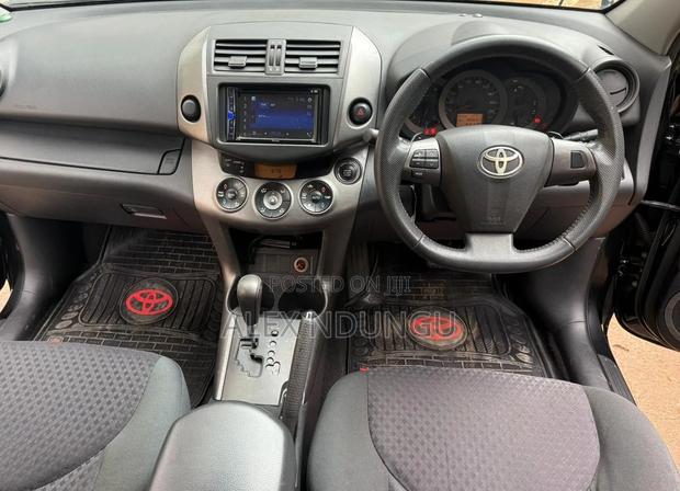 Toyota Vanguard 2013 Black
