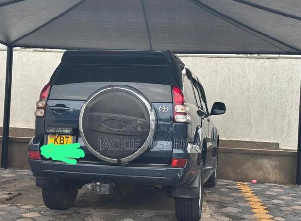 Toyota Land Cruiser Prado 2005 Blue
