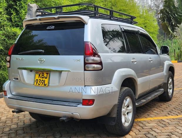 Toyota Land Cruiser Prado 2004 Silver